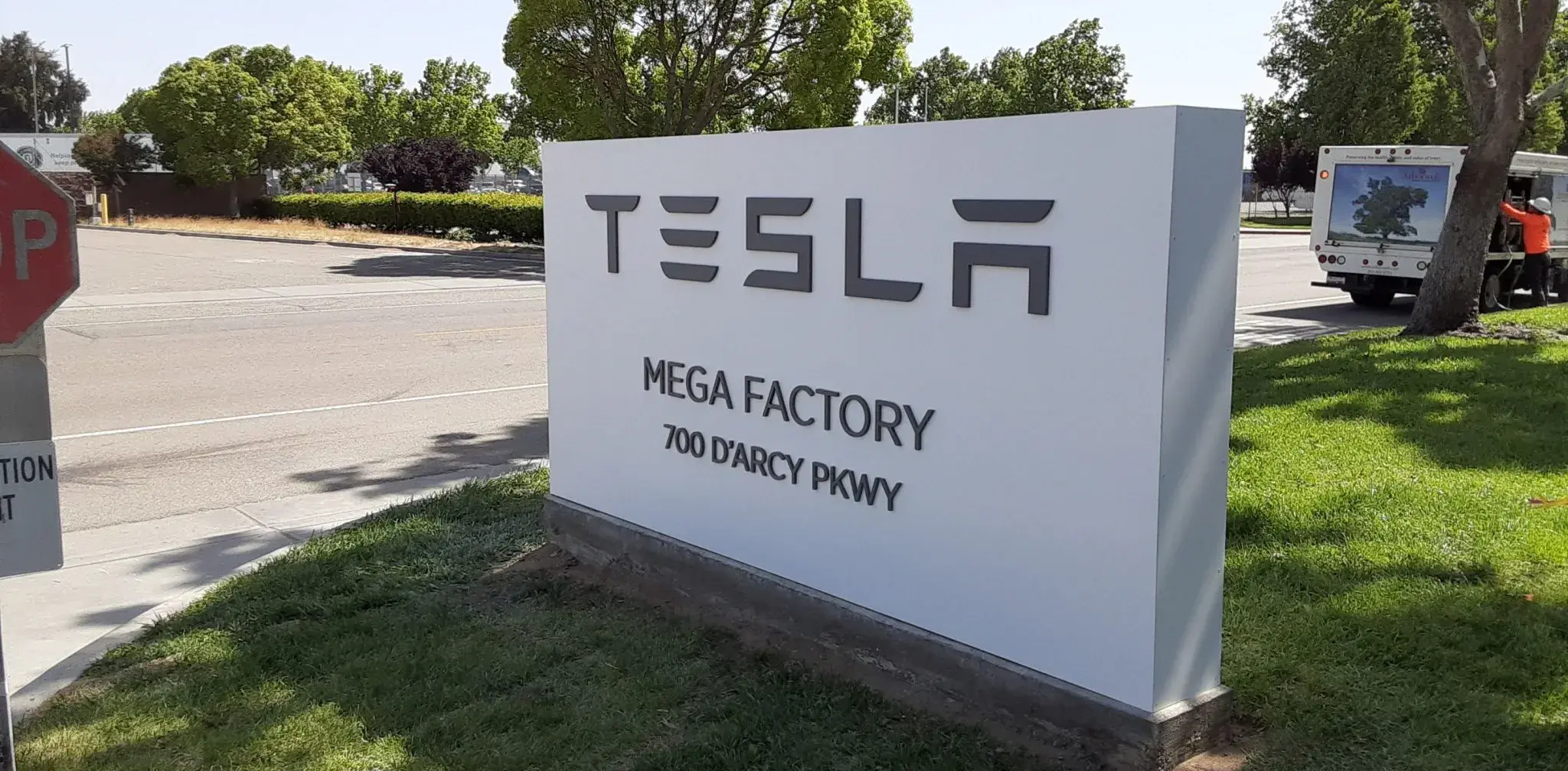 outdoor dimensional monument sign panel